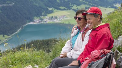 Hotel Lumberger Hof LandschaftOesterreich Austria Tirol Tannheimer Tal Graen Wanderhotel HOTEL LUMBERGER HOF Wandern Neunerkoepfle Gipfelwanderweg