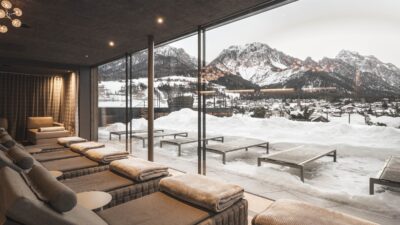 A wellness holiday in South Tyrol in winter means a holiday at the hiking hotel Excelsior Dolomites Life Resort.© Hannes Niederkofler