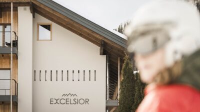 The Excelsior Dolomites Life Resort ski hotel on Plan de Corones/Kronplatz offers guided skiing every week.© Hannes Niederkofler