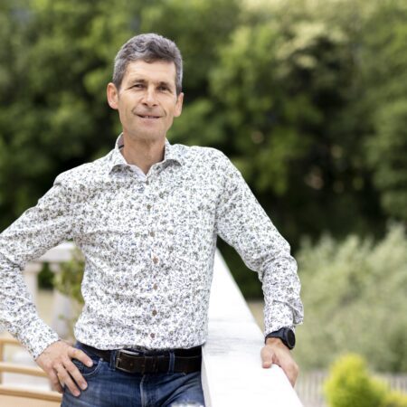 Hotelier Christian from the Kirchner hiking hotel organises guided hikes through the Hohe Tauern National Park.© Martin Lugger