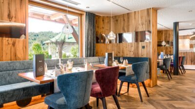 Regional cuisine with Austrian dishes is served in the restaurant in the Tannheimer Tal at the hiking hotel Lumberger Hof.© Fotostudio Rene