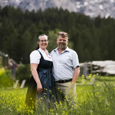 Marion and Alex are one heart and one soul both on and off the mountain. As hiking guides, they hike to Lake Braies and in the South Tyrolean Dolomites.© Katrin Kornizkij Marion and Alex are one heart and one soul both on and off the mountain. As hiking guides, they hike to Lake Braies and in the South Tyrolean Dolomites.© Katrin Kornizkij