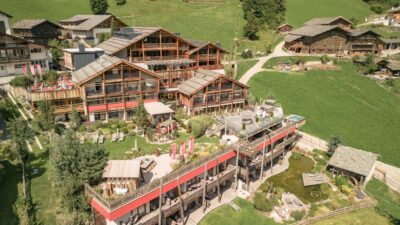 The Erlebnishotel Waltershof has an excellent location in beautiful South Tyrol.© Erlebnishotel Waltershof