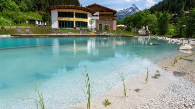 Landhotel Alpenhof Naturbadeteich