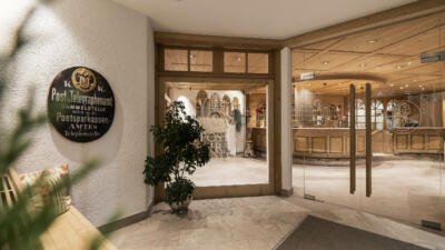 Posta Zirm Hotel Eingang