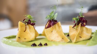 Traditional South Tyrolean dishes at their finest are available at the hiking hotel Naturhotel Lüsnerhof in Lüsen.© Hannes Niederkofler