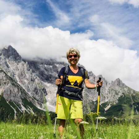 Barbara from the Vitalhotel Post hiking hotel in Dienten is a hiking guide in Salzburg.© Vitalhotel Post