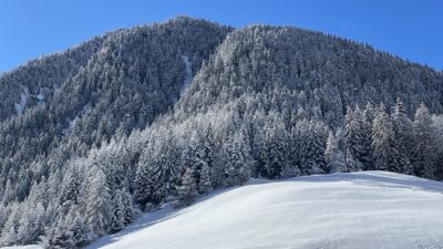 The hiking hotel Jaufentalerhof can recommend winter hiking trails in Racines/Ratschings for families with children.© Wanderhotel Jaufentalerhof