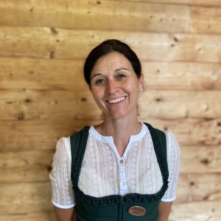 Hiking guide Heidi from the Wanderhotel Böglerhof knows good hikes for beginners in the Alpbachtal.© Böglerhof pure nature spa resort Hiking guide Heidi from the Wanderhotel Böglerhof knows good hikes for beginners in the Alpbachtal.© Böglerhof pure nature spa resort