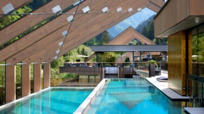 The ZillergrundRock is a true temple of wellness. This pool photo with a dream view is proof of that.Die Fotos dürfen ausschließlich für PR- und Marketingmaßnahmen des Hotels Zillergrund, Mayrhofen, Österreich verwendet werden. 
Jegliche Nutzung Dritter (durch Verkauf oder Weitergabe) ist mit dem Bildautor, Michael Huber | www.huber-fotografie.at, gesondert zu vereinbaren.


Copyright aller Aufnahmen:

Michael Huber

5730 Mittersill. Hallenbadstraße 4

www.huber-fotografie.at

0664 / 250 86 32