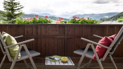 The view from the balcony of the room at the hiking hotel Active Hotel Diana is of the Sciliar massif.© Helmuth Rier