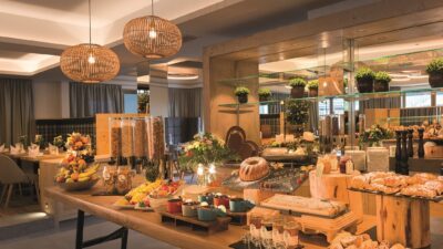 The varied and healthy breakfast buffet at the Aktivhotel Alpendorf.© Aktivhotel Alpendorf