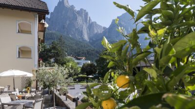 The Active Hotel Diana in Siusi allo Sciliar is nestled in a marvellous mountain landscape.© Active Hotel Diana