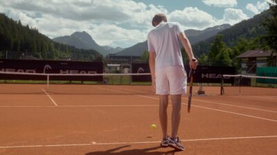 The Wanderhotel Sonnalp in Kirchberg in Tyrol is a hotel with its own tennis court.© Hotel Sonnalp