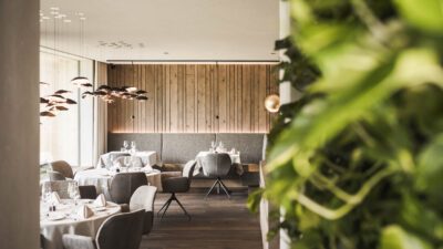 Cucina, vita e vacanze sostenibili: all'Excelsior Dolomites Life Resort, il vostro hotel per escursioni a Plan de Corones.© Hannes Niederkofler