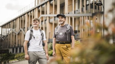 Le guide escursionistiche dell'Excelsior Dolomites Life Resort vi mostrano i luoghi del potere durante le escursioni guidate in Alto Adige.© Hannes Niederkofler