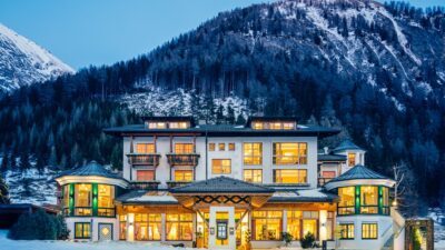 Il Wanderhotel Taurerwirt è perfetto per una vacanza invernale a Kals am Großglockner e una vacanza sugli sci nel Tirolo Orientale.© Florian Scherl
