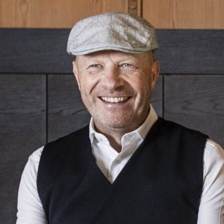 In qualità di concierge escursionistico, Georg organizza escursioni guidate in Val Gardena e vi mostra i luoghi più belli di Ortisei in Val Gardena.© Hannes Niederkofler