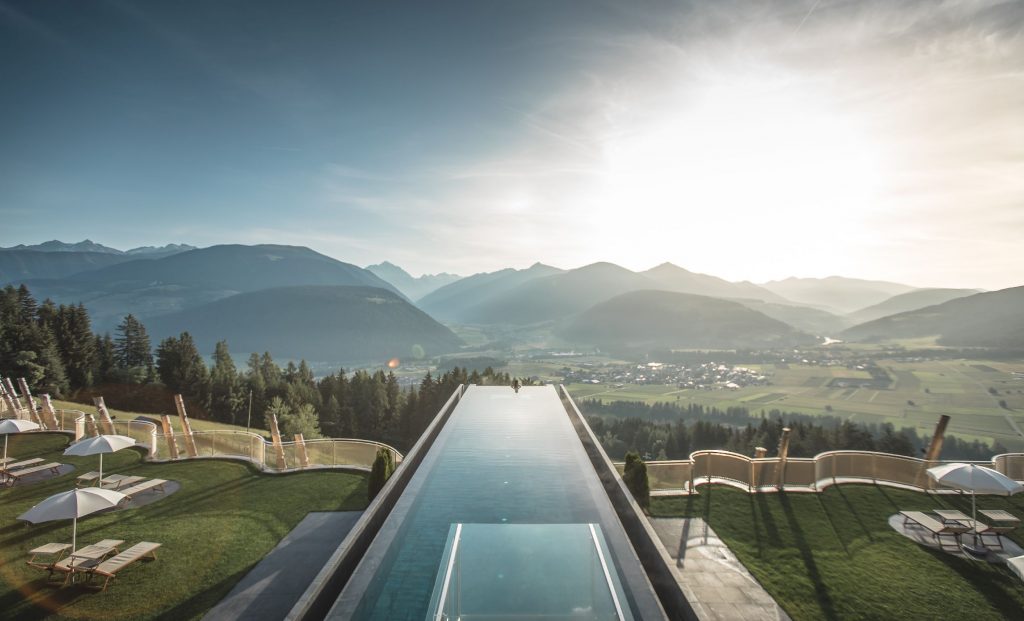 Hotel Hubertus Infinity Pool