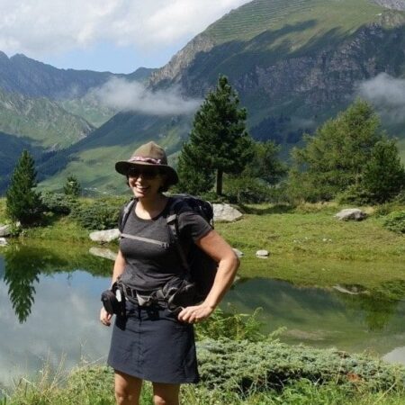 Iris è una guida escursionistica certificata nella Tuxertal, in particolare presso il Wanderhotel Tuxertal. Conosce i più bei sentieri per famiglie della Tuxertal e della Zillertal.© Wanderhotel Tuxertal Iris è una guida escursionistica certificata nella Tuxertal, in particolare presso il Wanderhotel Tuxertal. Conosce i più bei sentieri per famiglie della Tuxertal e della Zillertal.© Wanderhotel Tuxertal