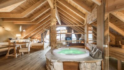 Le suite del Lüsnerhof sono dotate di vasca idromassaggio. Ecco come funzionano le vacanze in Alto Adige nell'hotel naturalistico ed escursionistico.© Hannes Niederkofler