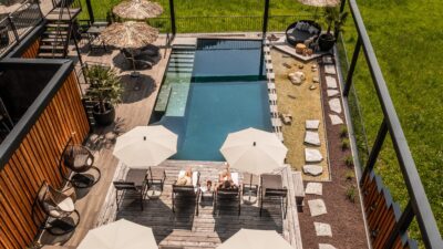 Rilassarsi e fare escursioni nella Valle di Gastein – la piscina del Wanderhotel Gasteiner Einkehr invita al relax.© Aktivhotel Gasteiner Einkehr