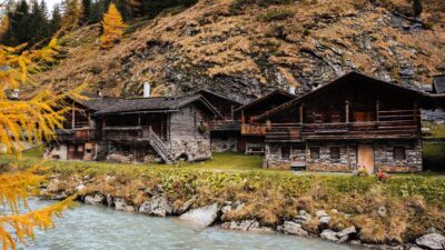 La valle Gschlösstal a Matrei, nel Tirolo Orientale, ospita malghe rustiche e autentiche. Il Nature Hotel Outside organizza escursioni guidate in questa splendida valle.© EHG Digital