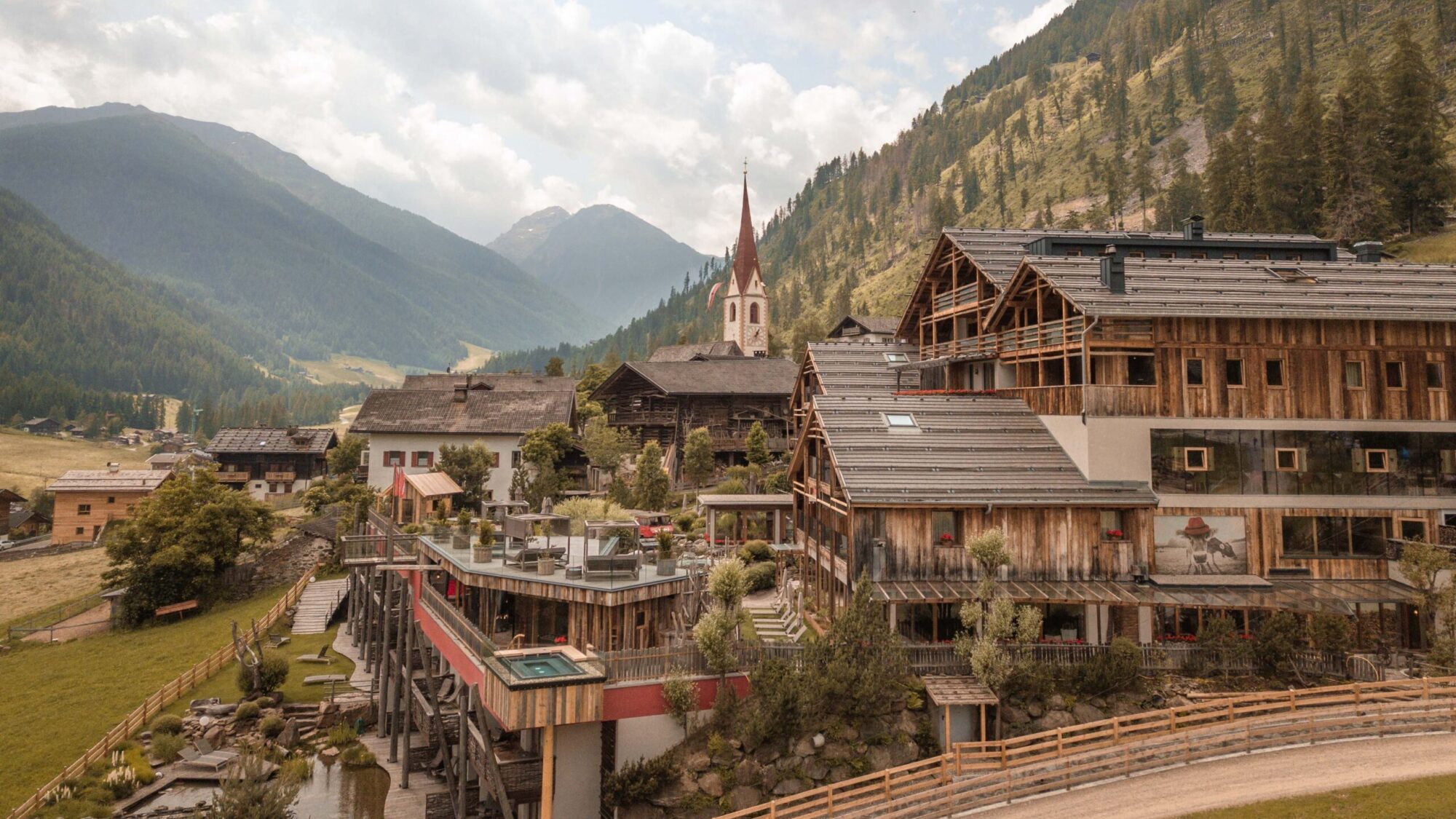 L'hotel escursionistico Waltershof colpisce per il suo magnifico scenario montano.