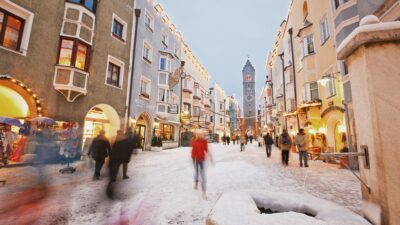 Il mercato di natale di Vipiteno può essere visitato dal Wanderhotel Wieser.© Klaus Petterlin
