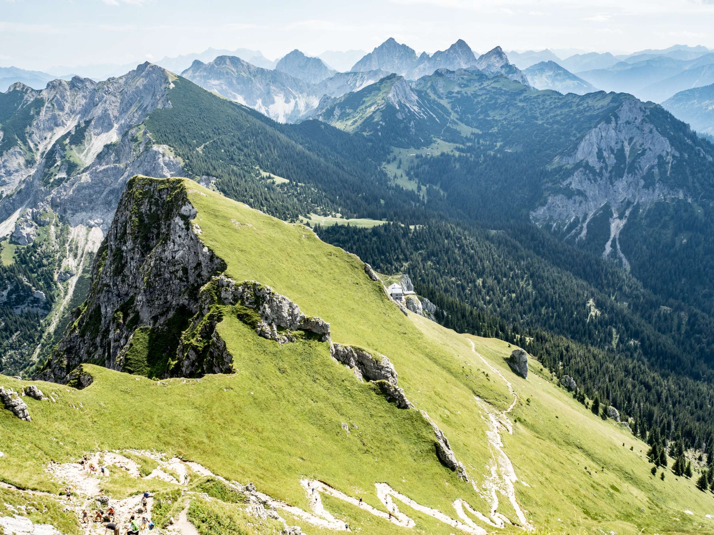 Frühlingswanderung auf den Aggenstein im Tannheimer Tal