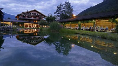 Wanderhotel Kirchner BrambergWanderhotel Kirchner
Familie Christian Kirchner
Mühlbach 46
A-5733 Bramberg
www.wanderhotel.at Wanderhotel Kirchner BrambergWanderhotel Kirchner
Familie Christian Kirchner
Mühlbach 46
A-5733 Bramberg
www.wanderhotel.at