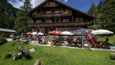 Wanderung ins ObersulzbachtalBerndl-Hütte  Wanderung ins ObersulzbachtalBerndl-Hütte