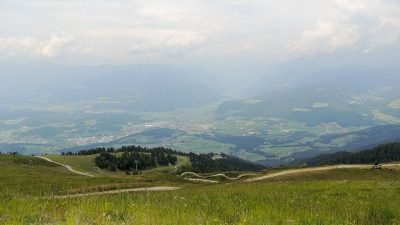 Blick auf die Stadt Bruneck vom Kronplatz aus Blick auf die Stadt Bruneck vom Kronplatz aus