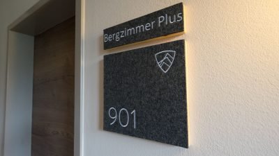 Hotel Outside in Matrei in OsttirolHotel Outside in Matrei in Osttirol, Zimmernummer auf Loden  Hotel Outside in Matrei in OsttirolHotel Outside in Matrei in Osttirol, Zimmernummer auf Loden