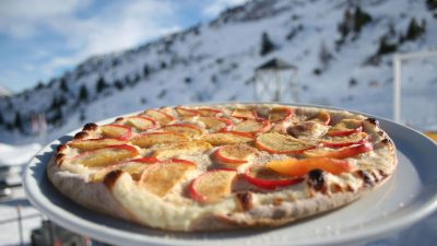 Gastronomie in der JägeralpeSpezialitäten aus der Küche der Jägeralpe Gastronomie in der JägeralpeSpezialitäten aus der Küche der Jägeralpe