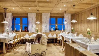 Gastronomie in der JägeralpeBlick in einen der thematisch gestalteten Restaurantbereiche Gastronomie in der JägeralpeBlick in einen der thematisch gestalteten Restaurantbereiche