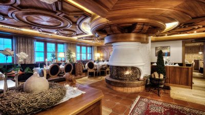 Gastronomie in der JägeralpeRustikal und gemütlich gestaltet sind die Restaurants der Jägeralpe Gastronomie in der JägeralpeRustikal und gemütlich gestaltet sind die Restaurants der Jägeralpe