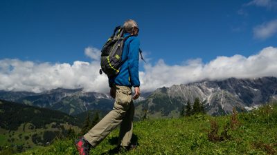 Kräuterwanderung mit Susi vom Wanderhotel SchafhuberKräuterwanderung mit Susi vom Wanderhotel Schafhuber in Maria Alm - Hinterthal, Österreich Kräuterwanderung mit Susi vom Wanderhotel SchafhuberKräuterwanderung mit Susi vom Wanderhotel Schafhuber in Maria Alm - Hinterthal, Österreich