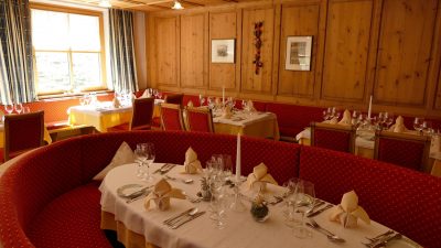 Gastronomie im Hotel JägeralpeWanderhotel Jägeralpe: gemütlicher Gastraum Gastronomie im Hotel JägeralpeWanderhotel Jägeralpe: gemütlicher Gastraum