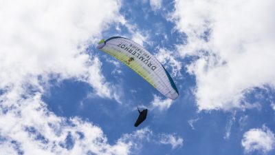 Paraglider im Tauferer AhrntalItalien Suetirol Trentino Alto Adige Pustertal Ahrntal Sand in Taufers Campo Tures Wander- und Wellnesshotel Drumlerhof Speikboden Paragleiten - Gleitschirmfliegen Paraglider im Tauferer AhrntalItalien Suetirol Trentino Alto Adige Pustertal Ahrntal Sand in Taufers Campo Tures Wander- und Wellnesshotel Drumlerhof Speikboden Paragleiten - Gleitschirmfliegen