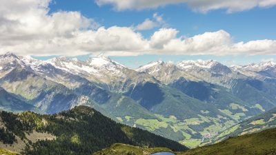 Blick vom Speikboden auf die Südseite der Zillertaler AlpenItalien Suetirol Trentino Alto Adige Pustertal Ahrntal Sand in Taufers Campo Tures Wander- und Wellnesshotel Drumlerhof Speikboden Wandern Blick vom Speikboden auf die Südseite der Zillertaler AlpenItalien Suetirol Trentino Alto Adige Pustertal Ahrntal Sand in Taufers Campo Tures Wander- und Wellnesshotel Drumlerhof Speikboden Wandern