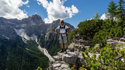 Hotelier Walter Holzer auf der Wanderung zur Rotwandspitze Hotelier Walter Holzer auf der Wanderung zur Rotwandspitze