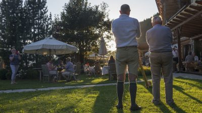 Hausmusik am Lüsnerhof © Udo BernhartItalien Suetirol Trentino Alto Adige Eisaktal Luesen Wander- und Naturhotel Luesnerhof Grillabend Hausmusik Hausmusik am Lüsnerhof © Udo BernhartItalien Suetirol Trentino Alto Adige Eisaktal Luesen Wander- und Naturhotel Luesnerhof Grillabend Hausmusik