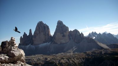 Adler vor DreizinnenAdler vor Dreizinnen