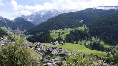 Hotel Interski: Blick über St. Christina auf SellaHotel Interski: Blick über St. Christina auf Sella Hotel Interski: Blick über St. Christina auf SellaHotel Interski: Blick über St. Christina auf Sella