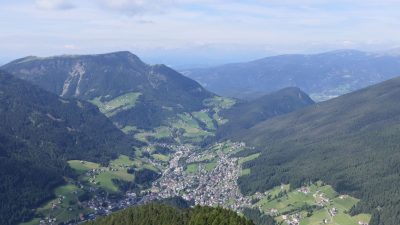 Wanderung zum Kreuz CruietaHotel Interski: Wanderung zum Kreuz Cruieta Wanderung zum Kreuz CruietaHotel Interski: Wanderung zum Kreuz Cruieta