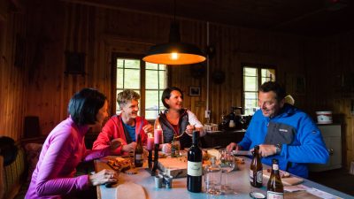 Wanderung auf die Alm und Vesper Wanderung auf die Alm und Vesper