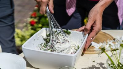 hausgemachter Kräutertopfen im Vital-Hotel Posthausgemachter Kräutertopfen im Vital-Hotel Post