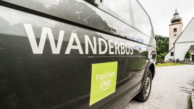 Der Wanderbus des Vital-Hotel Post in DientenDer Wanderbus des Vital-Hotel Post in Dienten Der Wanderbus des Vital-Hotel Post in DientenDer Wanderbus des Vital-Hotel Post in Dienten