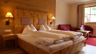 Zimmer im Hotel Alte PostHotel Alte Post: Zimmer mit Holz Zimmer im Hotel Alte PostHotel Alte Post: Zimmer mit Holz